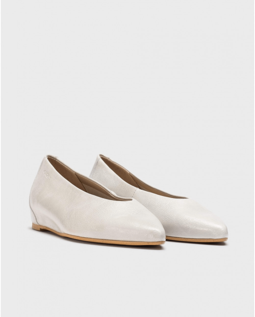 Triana | Stark Off White | Wonders | Flats | Jenny Shoo Bootique