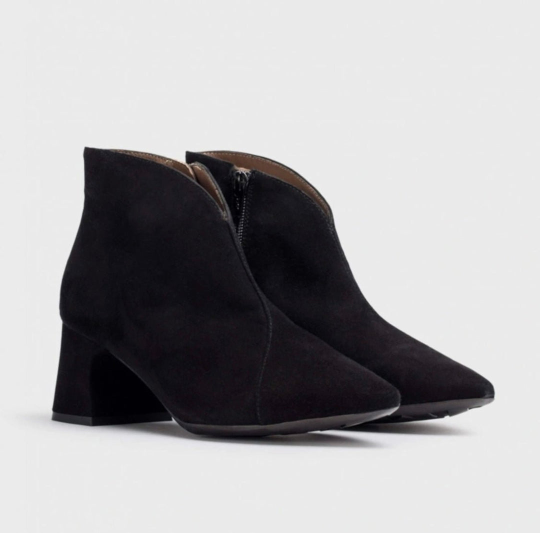 Eliot | Black Suede | Wonders | Ankle Boots | Jenny Shoo Bootique