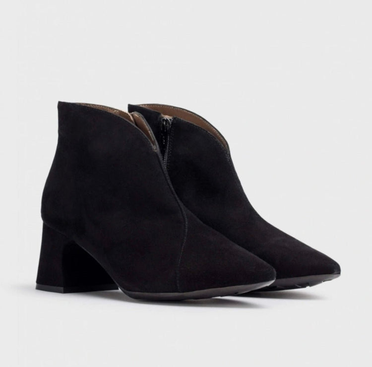 Eliot | Black Suede | Wonders | Ankle Boots | Jenny Shoo Bootique