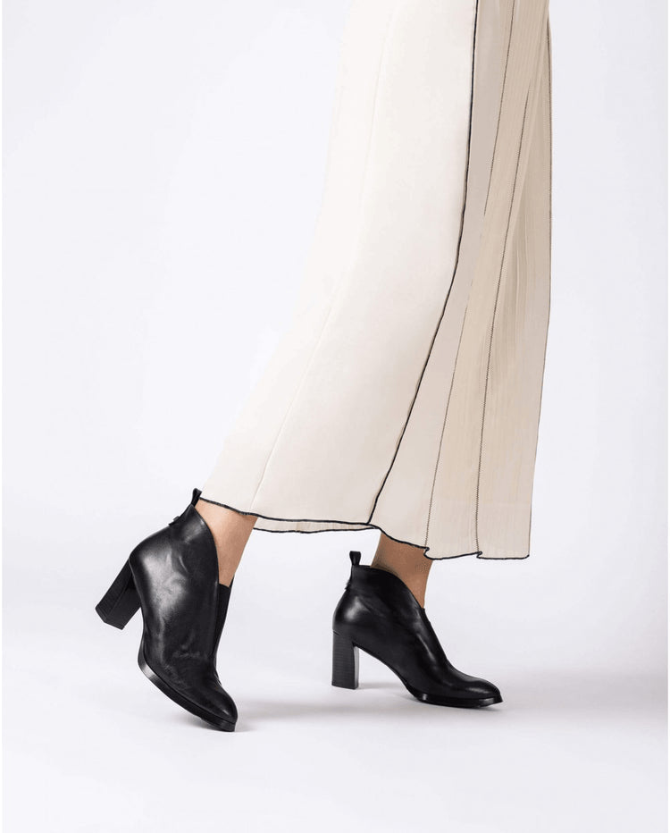 Sorrento | Black | Wonders | Ankle Boots | Jenny Shoo Bootique