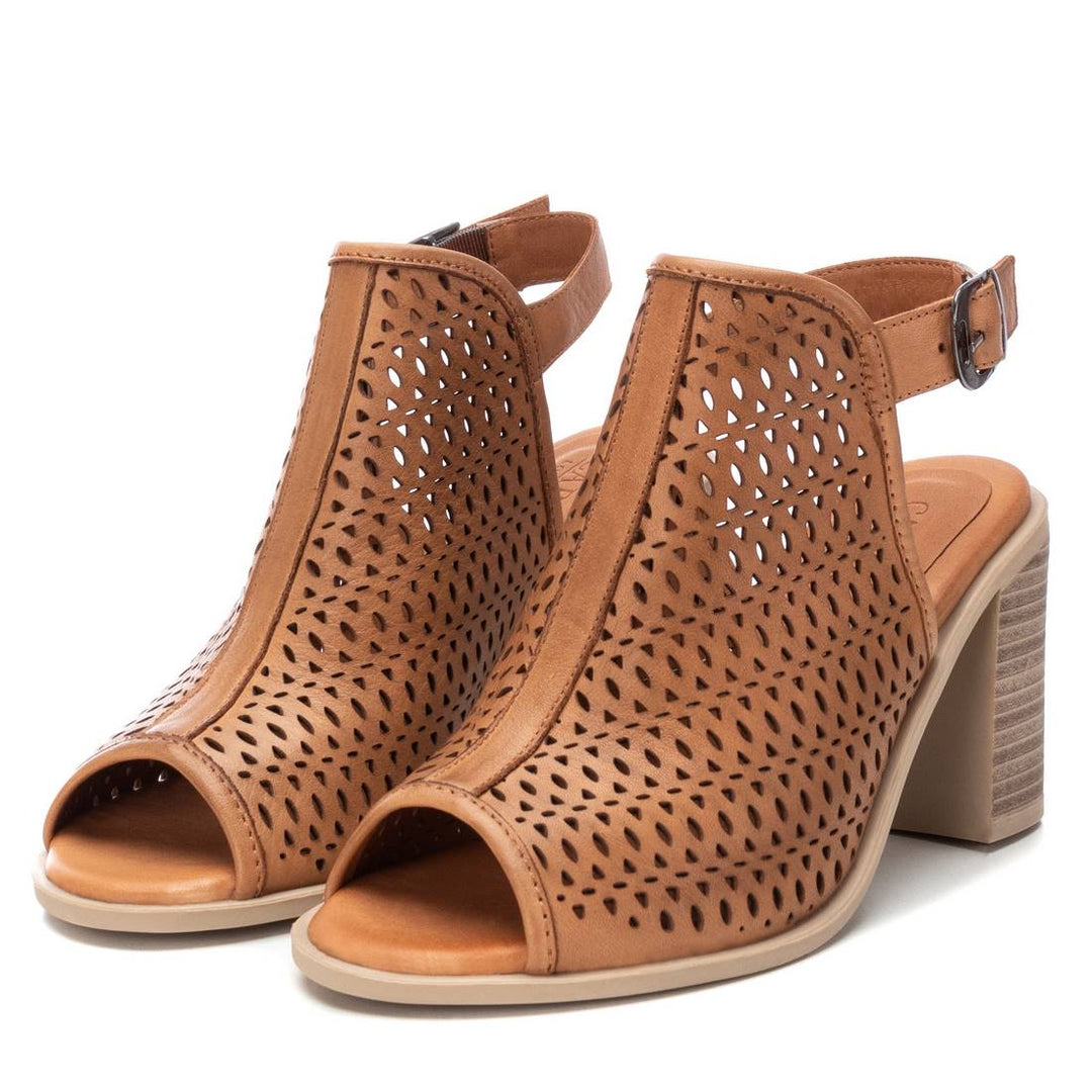 Tia | Camel