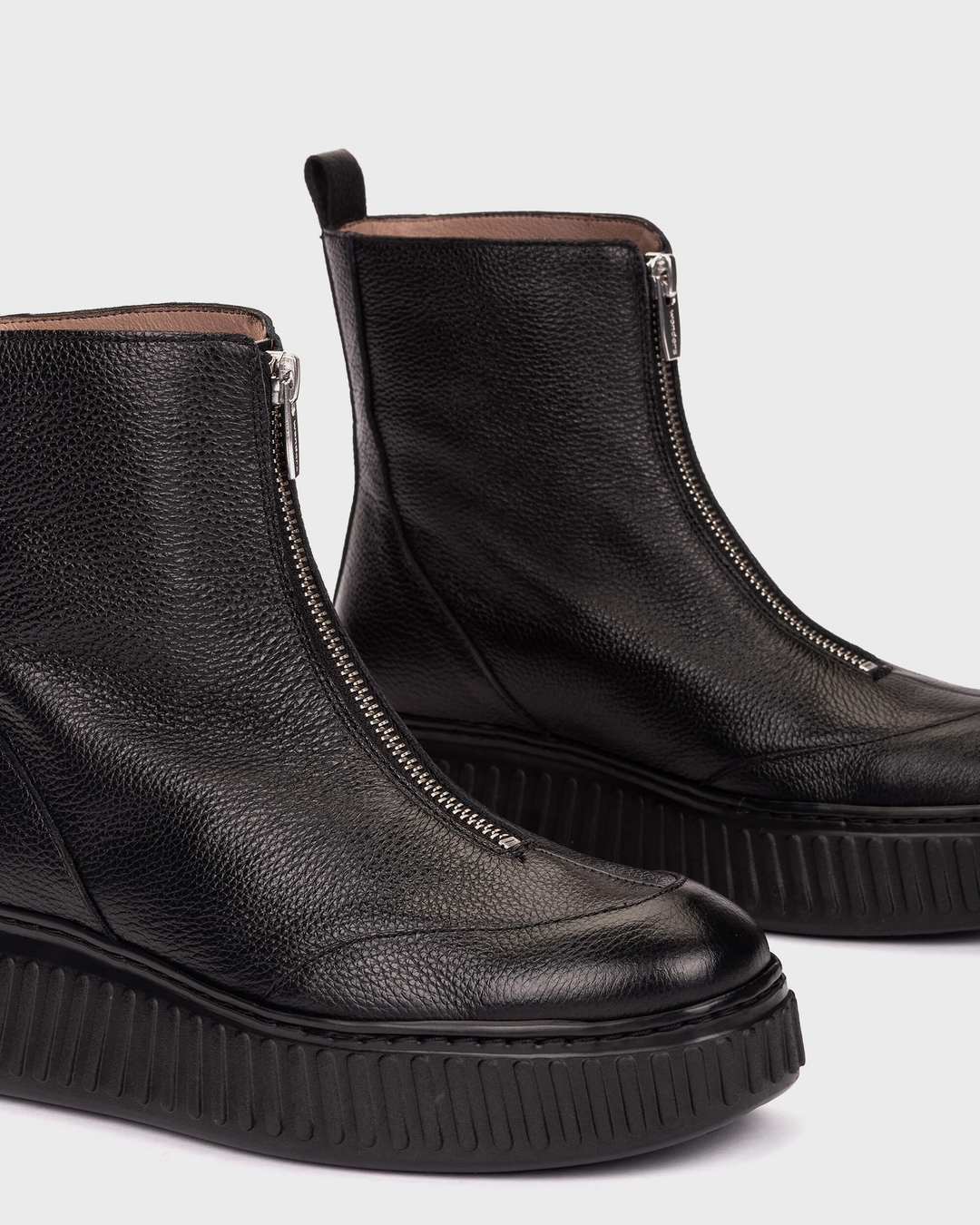 XFly 02 | Black Leather