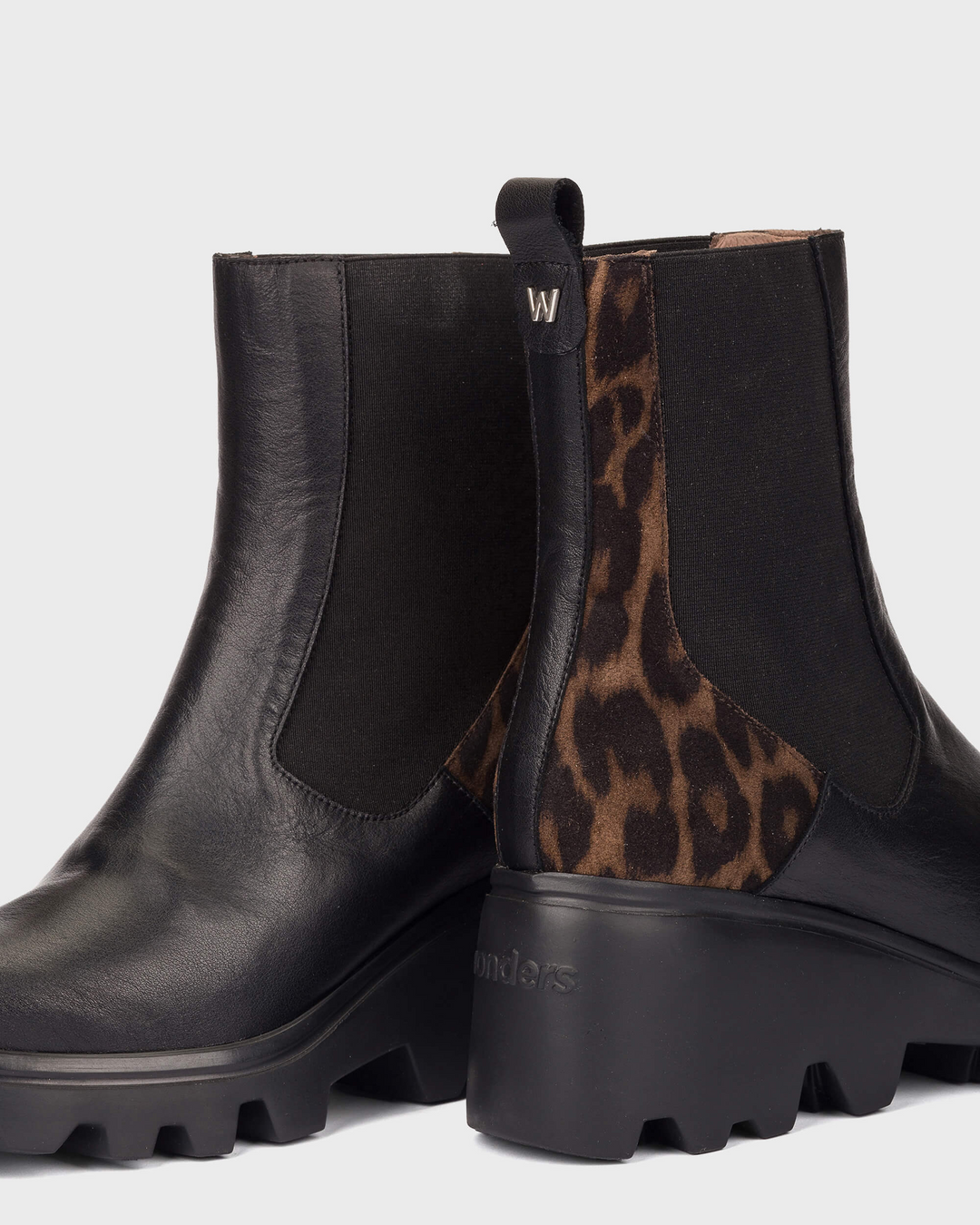 Toronto 32 | Black-Leopard