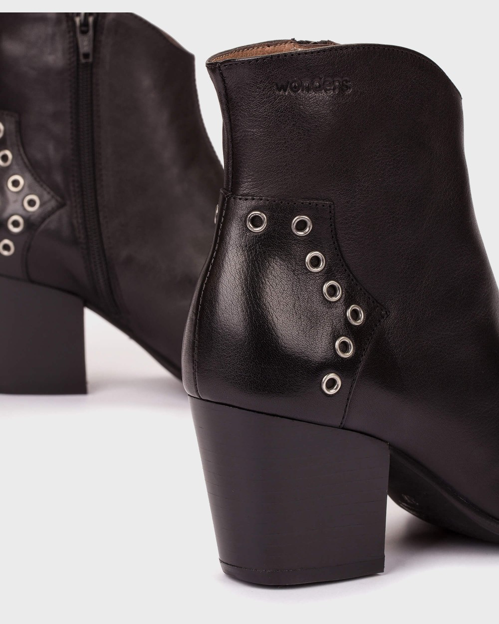 Plus 34 | Black