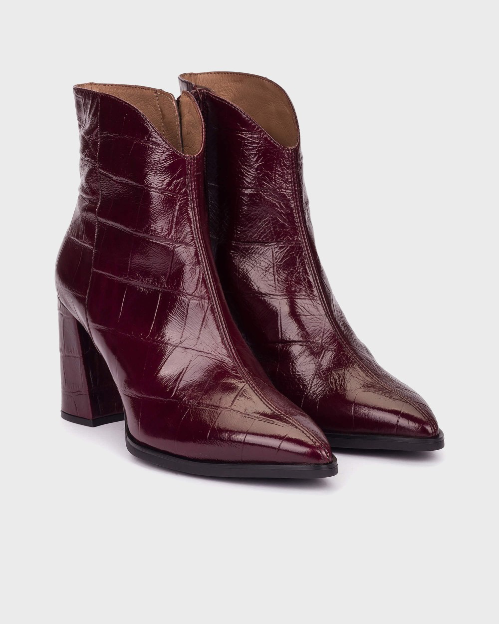 Aurora 44 | Burgundy