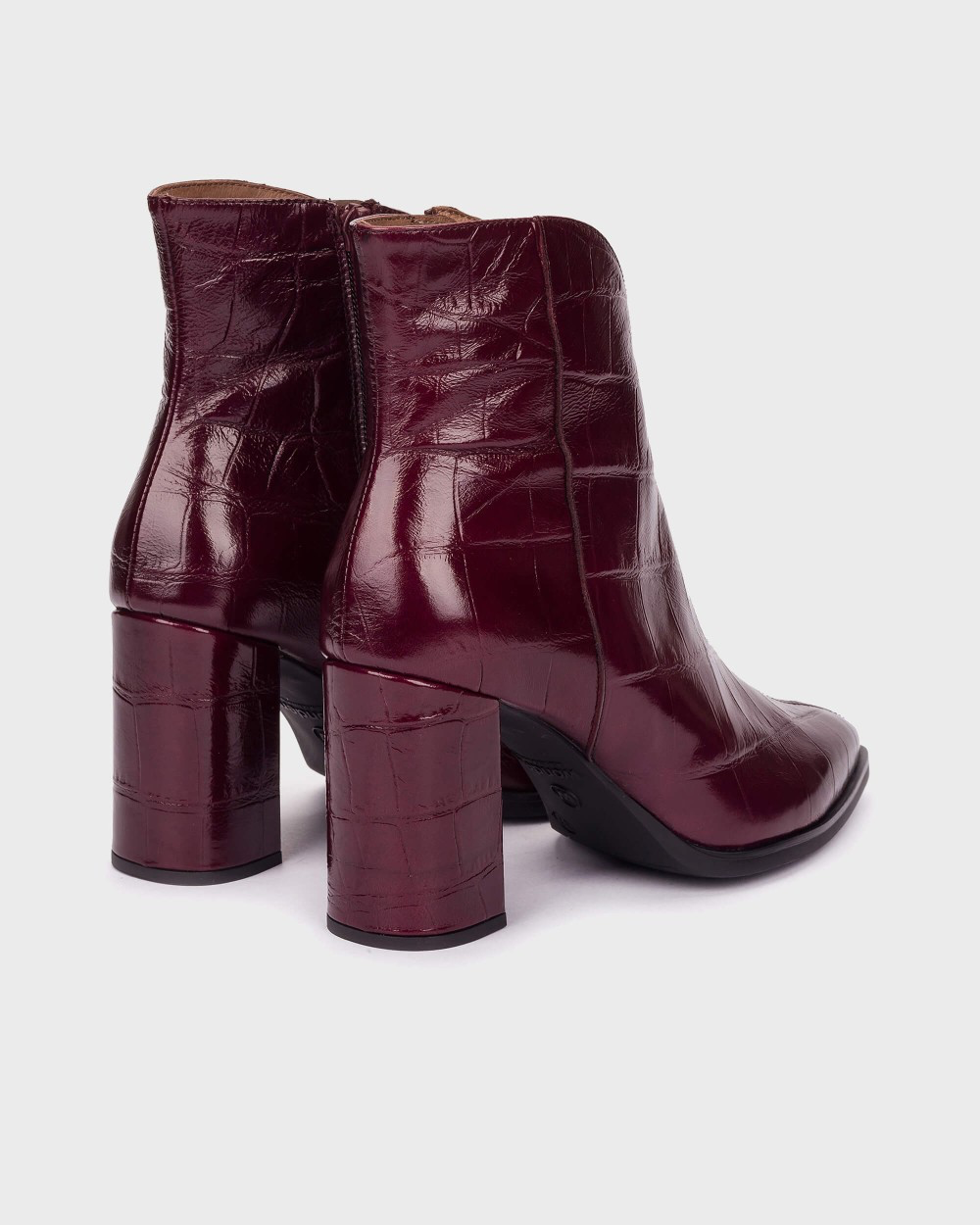 Aurora 44 | Burgundy