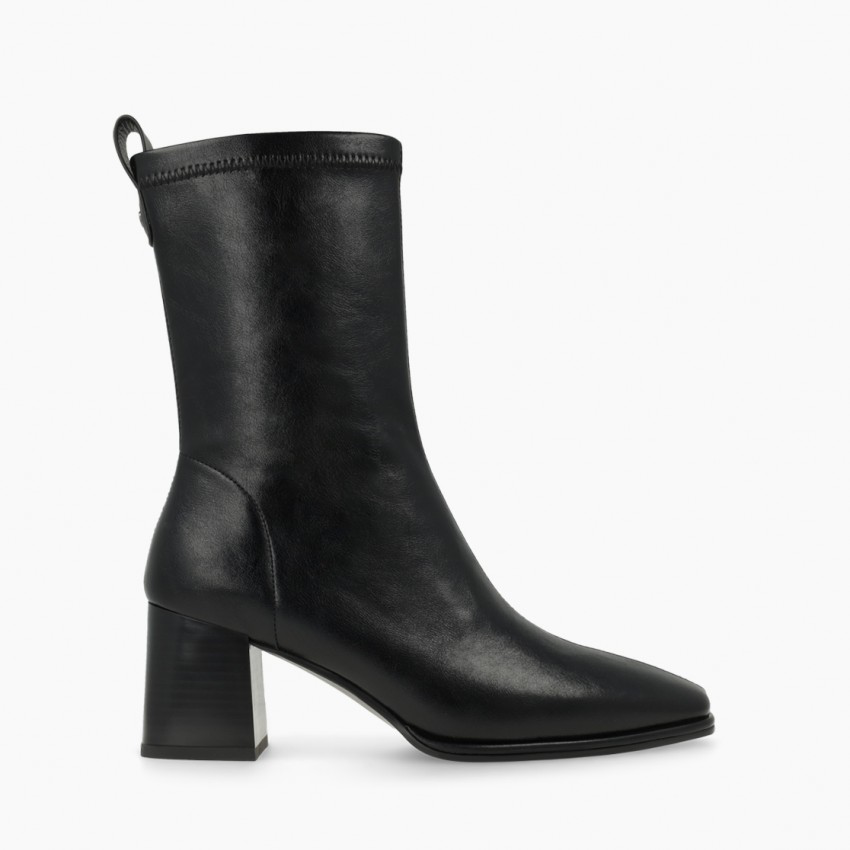 Hekka | Black Stretch Leather