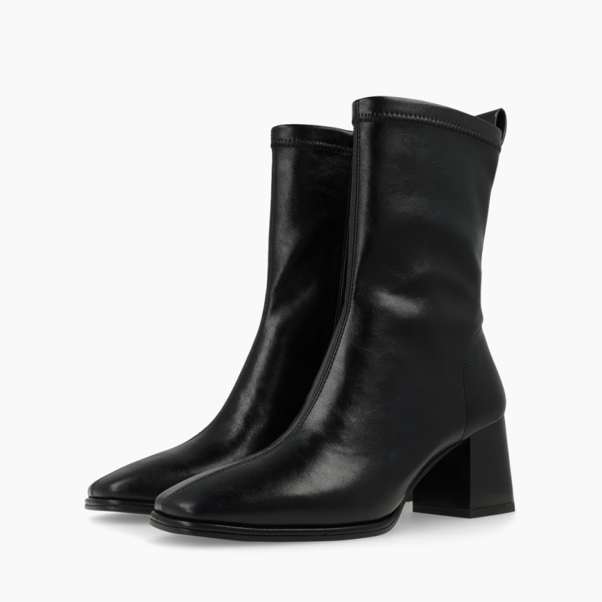 Hekka | Black Stretch Leather