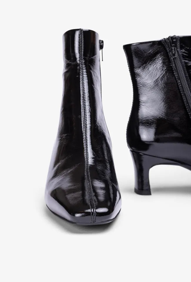 Jepo | Black