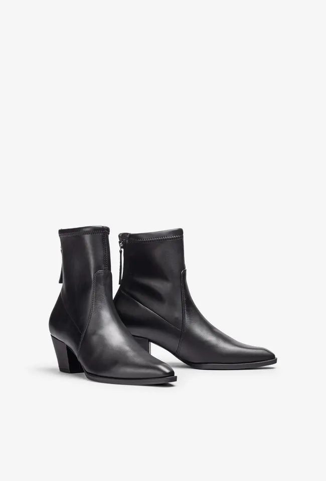 Lotus | Black Stretch Leather