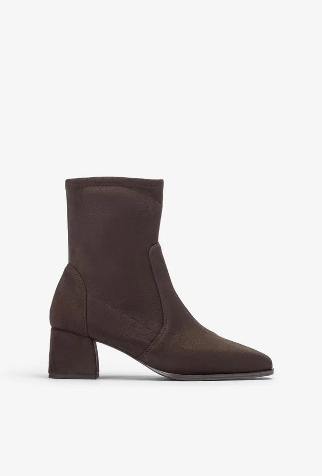 Lantos | Chocolate Brown