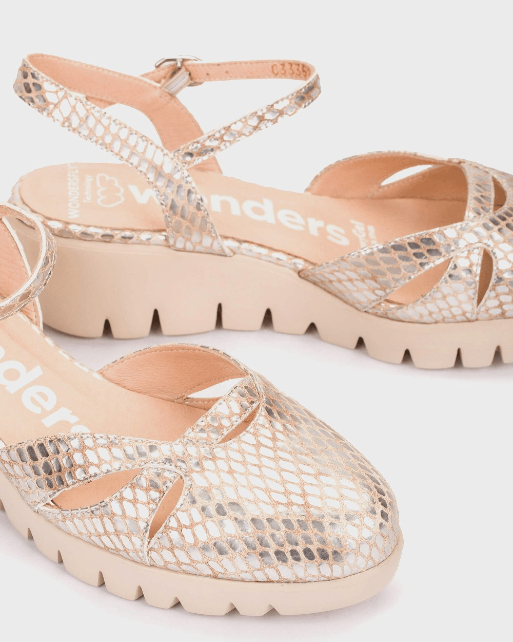 Fly 52 | Gold | Wonders | Wedges | Jenny Shoo Bootique