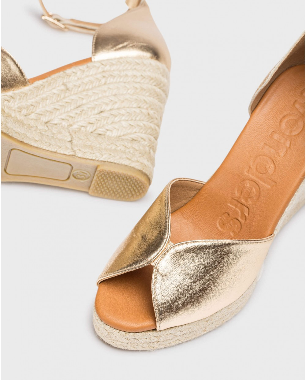 Manly | Gold