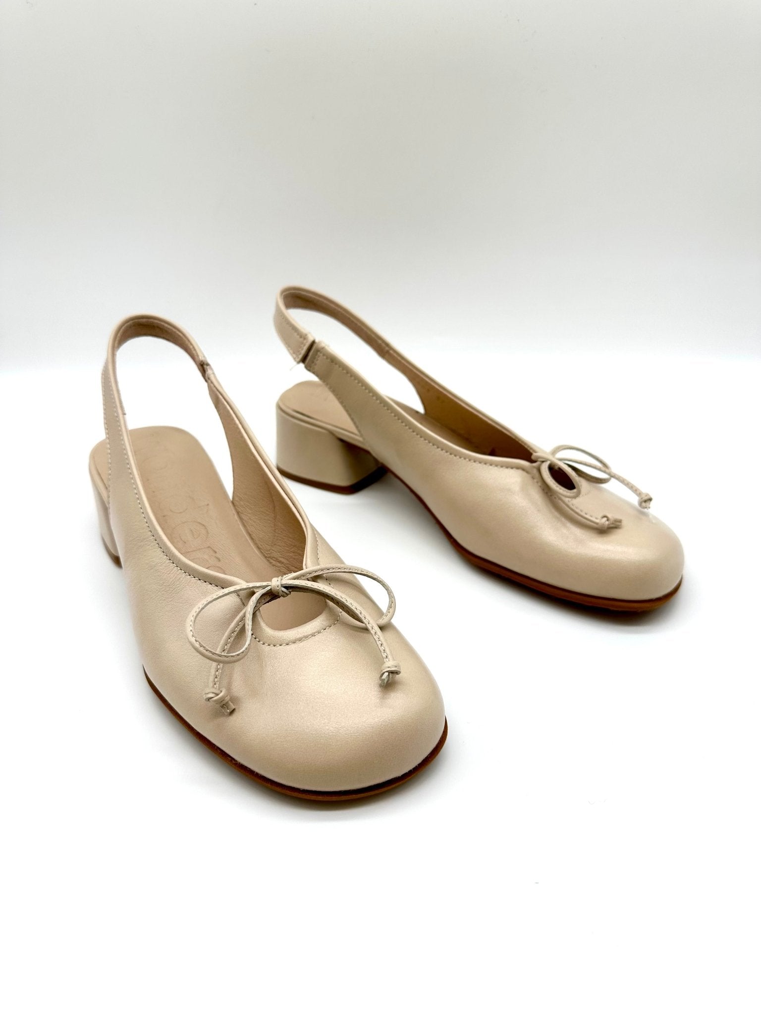 Brunny 01 | Beige | Wonders | Flats | Jenny Shoo Bootique