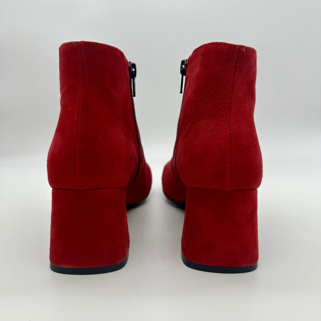 Eliot | Red