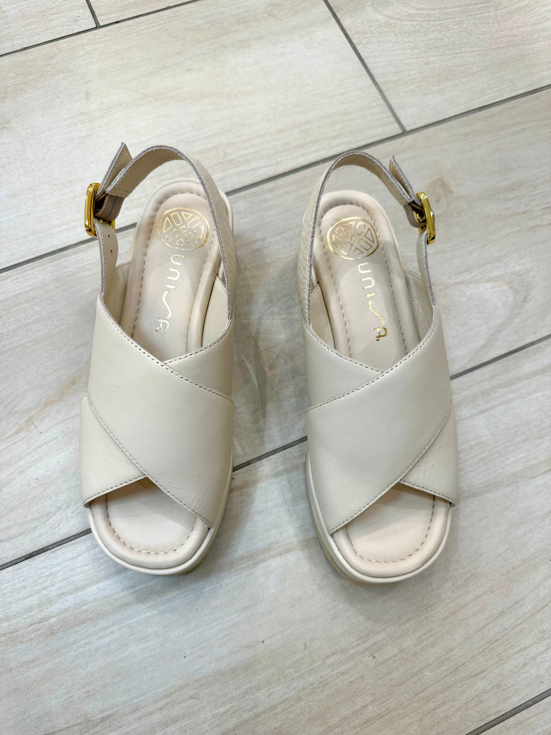 Kantu | Ivory
