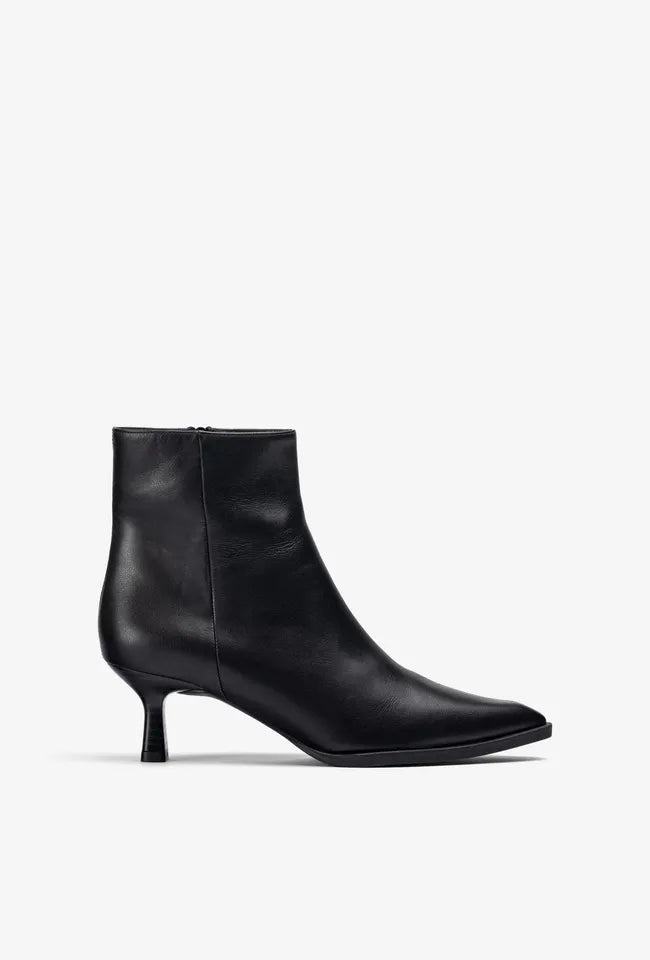 Lomas | Black | Unisa | Ankle Boots | Jenny Shoo Bootique