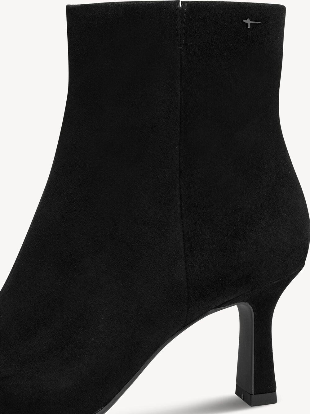 Dahn | Black Suede