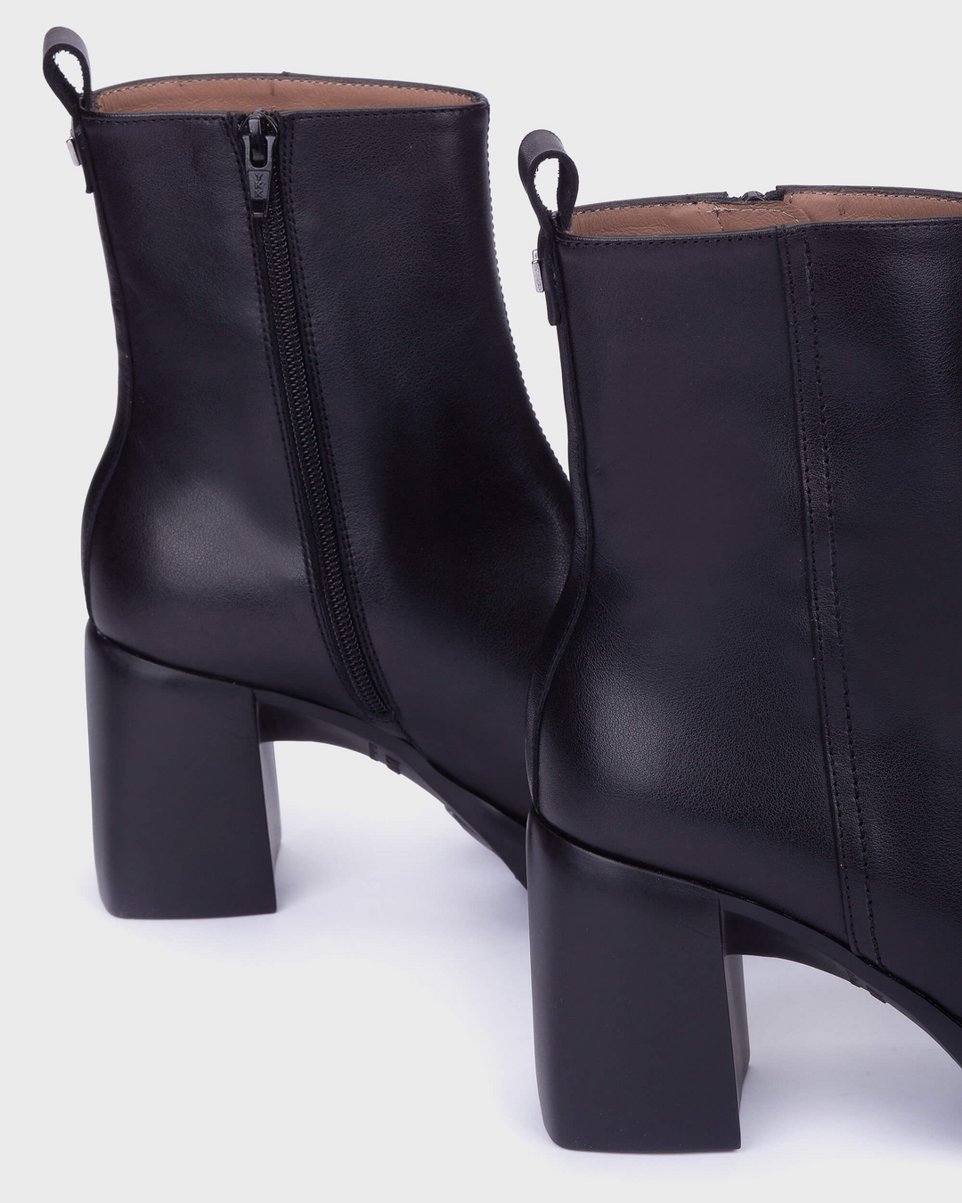 Vera 01 | Black