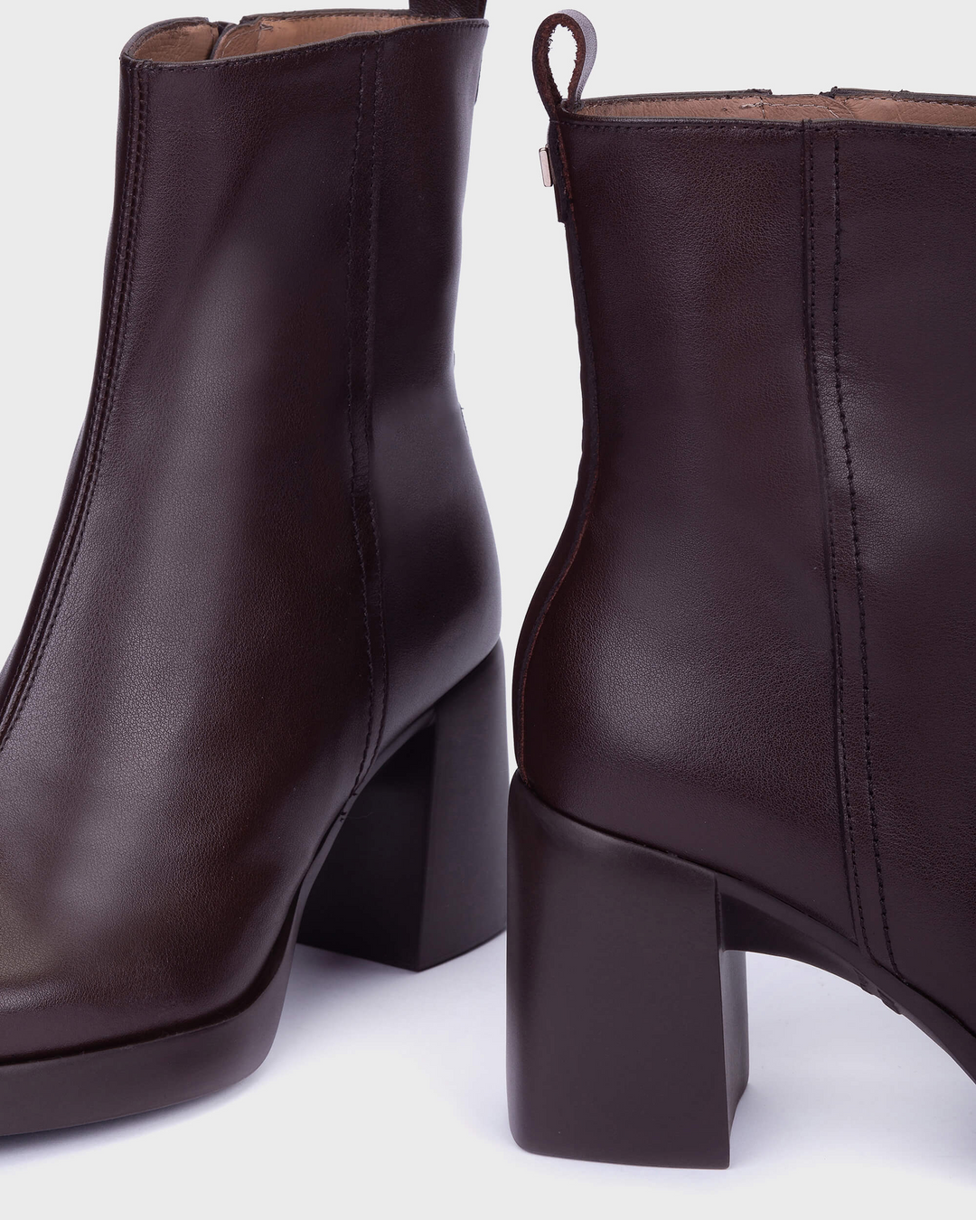 Vera 01 | Brown