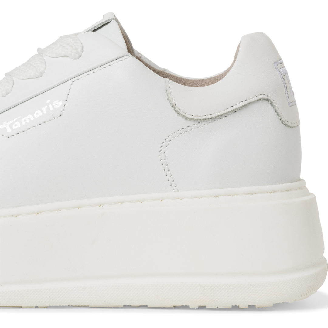 Nueva | All White